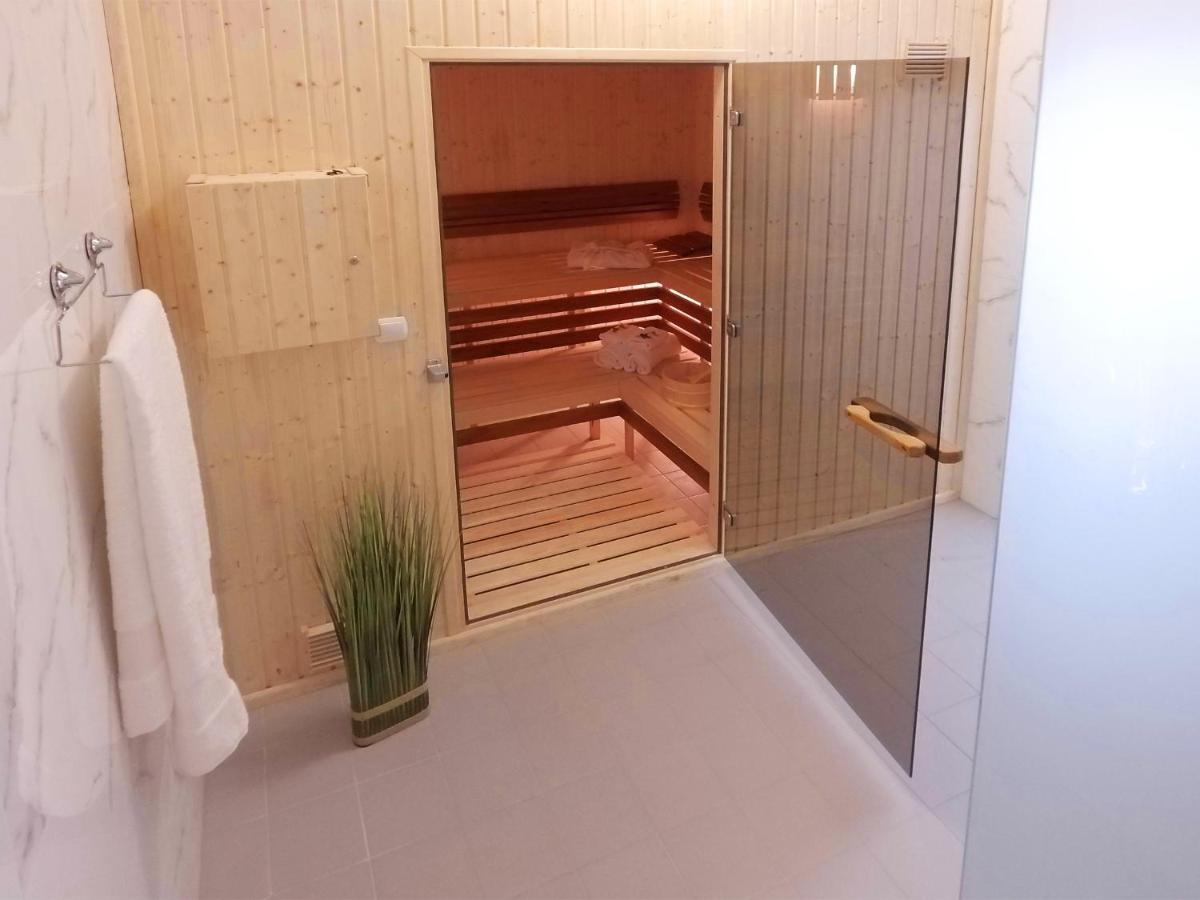Dwor I Dworek Leszczowate Wellness & Spa Ustrzyki Dolne Exterior photo