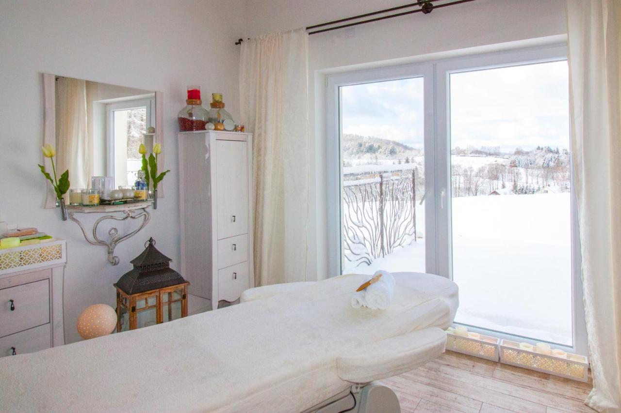 Dwor I Dworek Leszczowate Wellness & Spa Ustrzyki Dolne Exterior photo