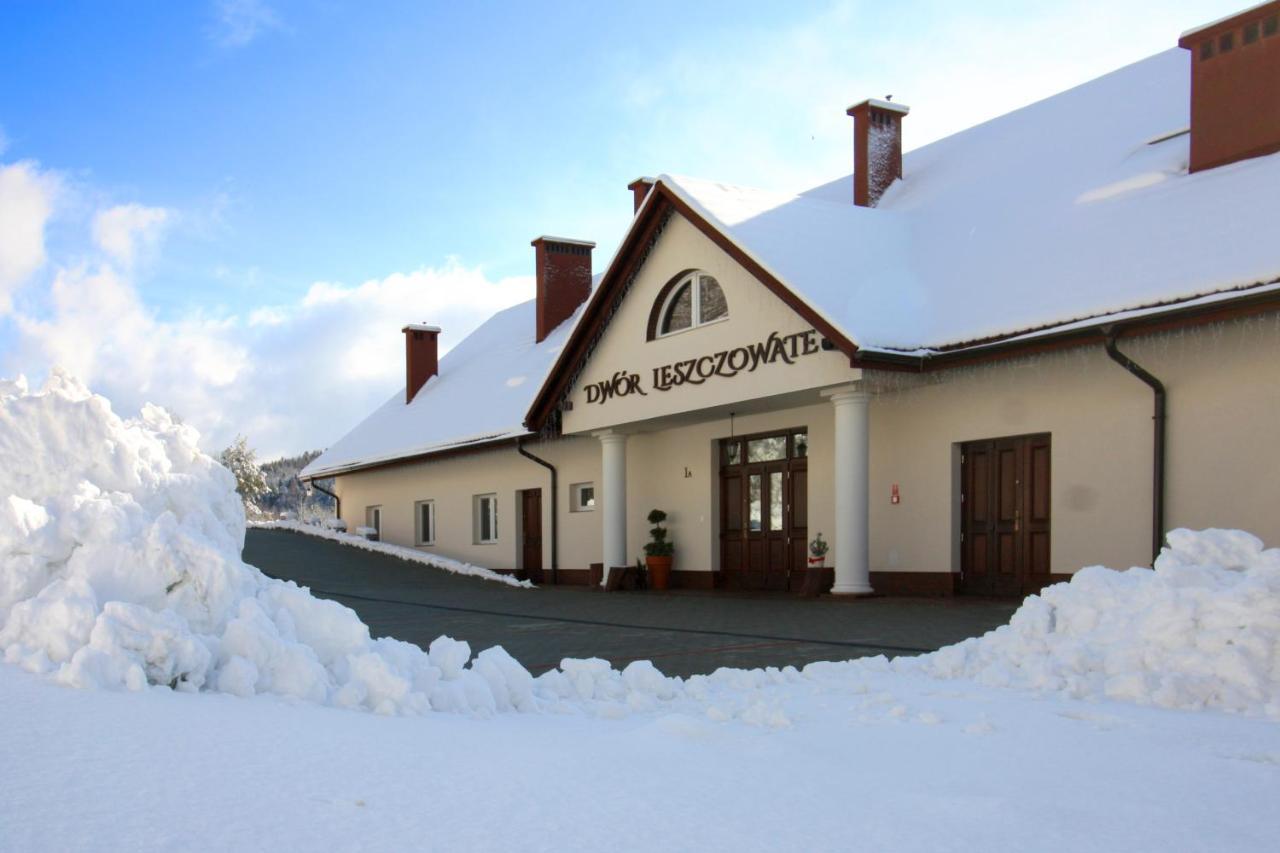 Dwor I Dworek Leszczowate Wellness & Spa Bed & Breakfast Ustrzyki Dolne Exterior photo