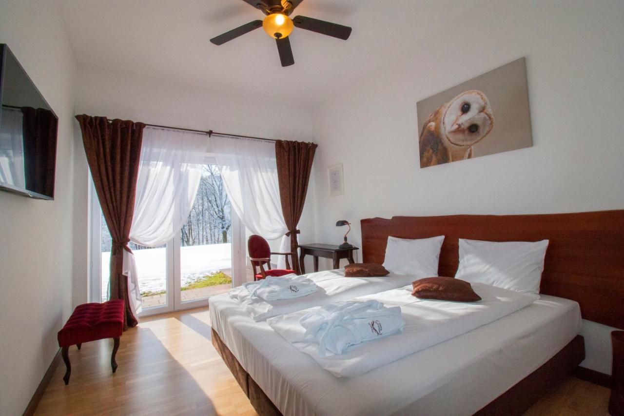 Dwor I Dworek Leszczowate Wellness & Spa Bed & Breakfast Ustrzyki Dolne Exterior photo