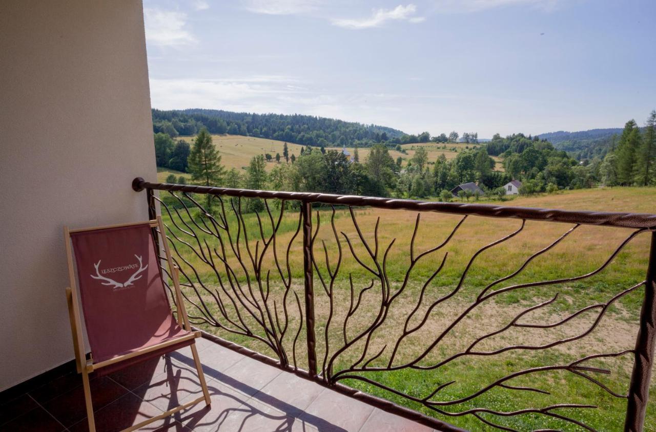 Dwor I Dworek Leszczowate Wellness & Spa Ustrzyki Dolne Exterior photo