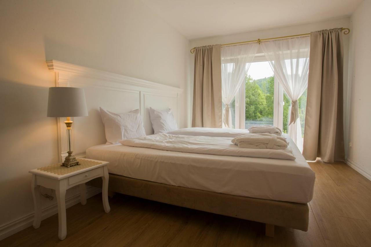 Dwor I Dworek Leszczowate Wellness & Spa Ustrzyki Dolne Exterior photo