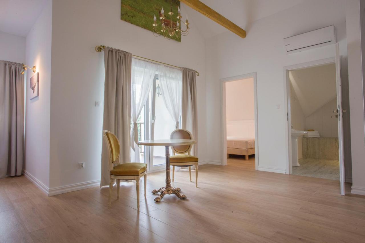 Dwor I Dworek Leszczowate Wellness & Spa Ustrzyki Dolne Exterior photo