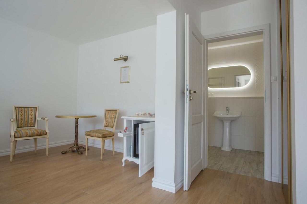 Dwor I Dworek Leszczowate Wellness & Spa Ustrzyki Dolne Exterior photo